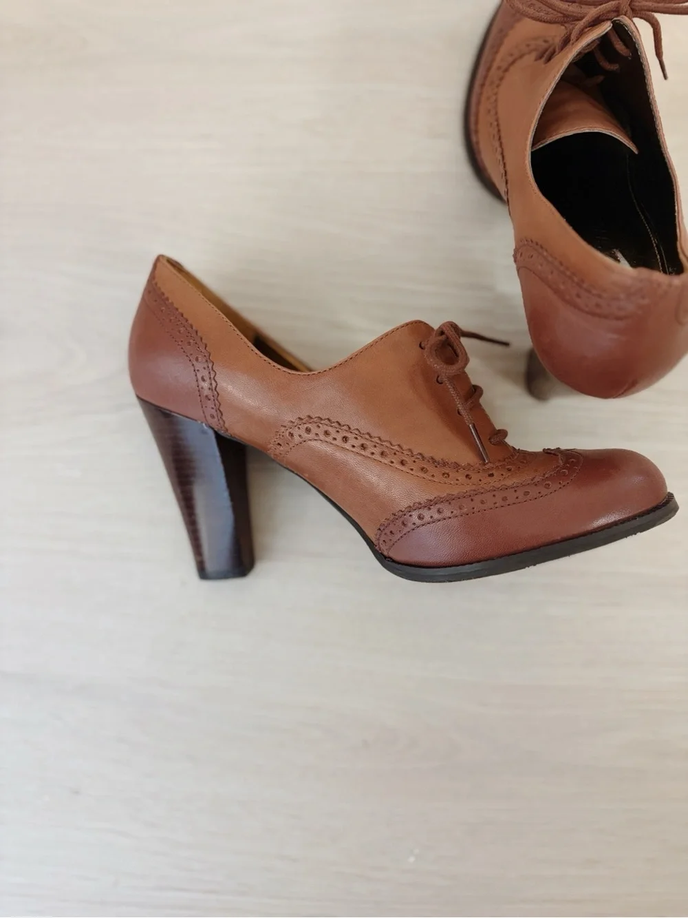 Marc Fisher Vintage Tan leather lace up brogue heels, coquette 40s style heels